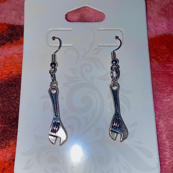 wrench earrings - Picture 1 of 2